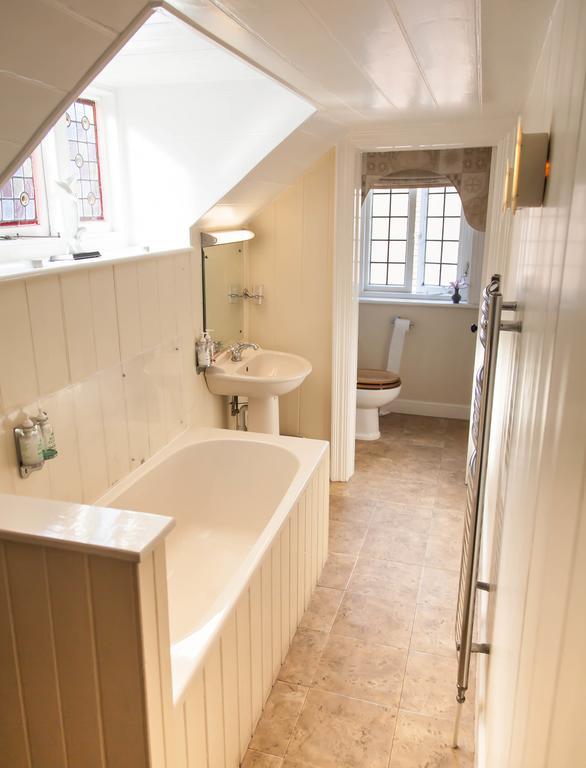 Wisteria House Bed & Breakfast Lymington Bilik gambar